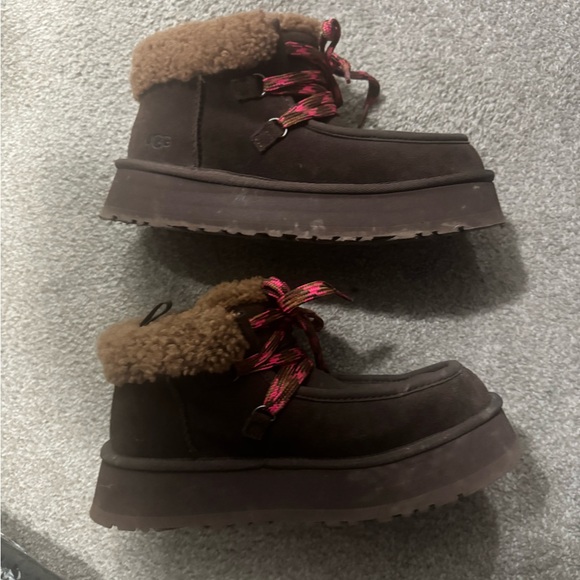 UGG Funkarra Dark Brown Suede Boots with Pink laces - Picture 2 of 6